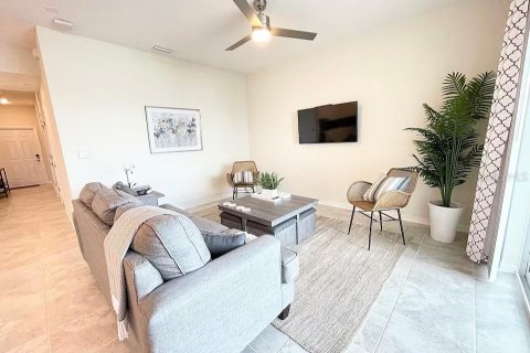 Condo in Kissimmee, Florida, 2 bedrooms in STOREY LAKE  № 1629561 - photo 2