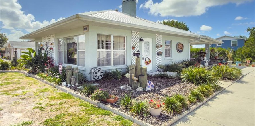 House in Ellenton, Florida 2 bedrooms, 96.99 sq.m. № 2116583
