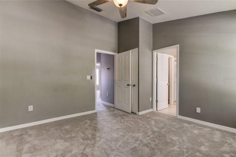 Townhouse in Tampa, Florida 3 bedrooms, 134.89 sq.m. № 2207004 - photo 27