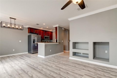 Townhouse in Tampa, Florida 3 bedrooms, 134.89 sq.m. № 2207004 - photo 9