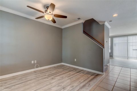 Townhouse in Tampa, Florida 3 bedrooms, 134.89 sq.m. № 2207004 - photo 12