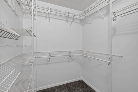 Casa en venta en Weston, Florida, 3 dormitorios, 177.54 m2 № 2186184 - foto 17