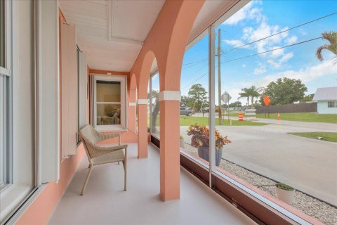 Villa ou maison à vendre à Port St. Lucie, Floride: 3 chambres, 160.81 m2 № 2254640 - photo 6