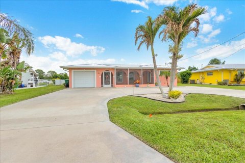 Villa ou maison à vendre à Port St. Lucie, Floride: 3 chambres, 160.81 m2 № 2254640 - photo 2