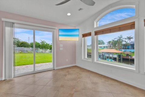 Villa ou maison à vendre à Port St. Lucie, Floride: 3 chambres, 160.81 m2 № 2254640 - photo 29