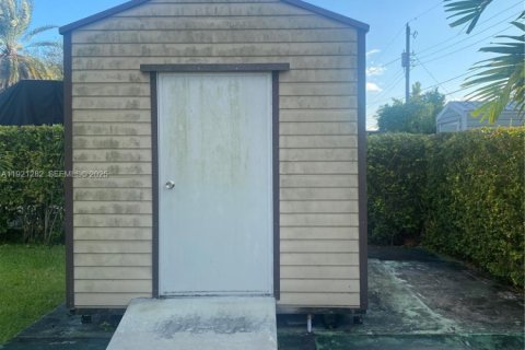 Casa en venta en Miami, Florida, 3 dormitorios, 111.3 m2 № 1975500 - foto 15