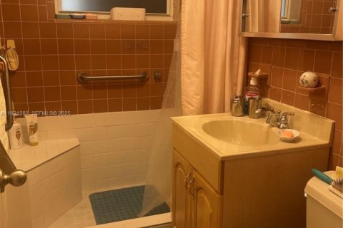 Casa en venta en Miami, Florida, 3 dormitorios, 111.3 m2 № 1975500 - foto 10