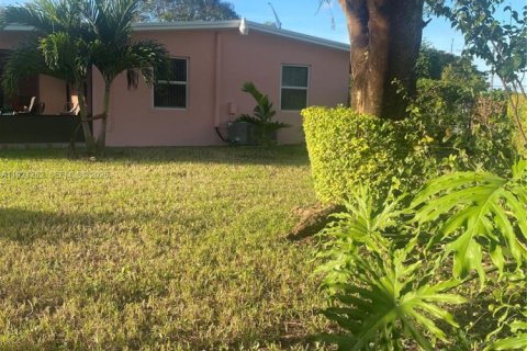 Casa en venta en Miami, Florida, 3 dormitorios, 111.3 m2 № 1975500 - foto 12