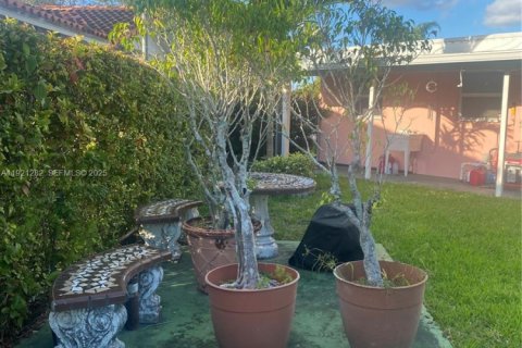 Casa en venta en Miami, Florida, 3 dormitorios, 111.3 m2 № 1975500 - foto 17