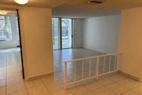 Copropriété à louer à Lauderhill, Floride: 1 chambre, 74.32 m2 № 2146596 - photo 5