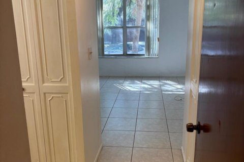 Copropriété à louer à Lauderhill, Floride: 1 chambre, 74.32 m2 № 2146596 - photo 11