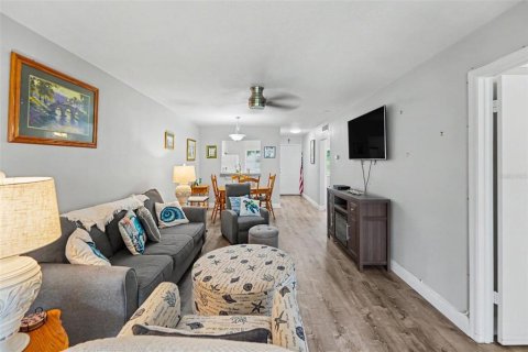 Casa en venta en Clearwater, Florida, 2 dormitorios, 82.31 m2 № 2384479 - foto 4