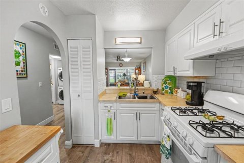 Casa en venta en Clearwater, Florida, 2 dormitorios, 82.31 m2 № 2384479 - foto 8