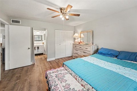 Casa en venta en Clearwater, Florida, 2 dormitorios, 82.31 m2 № 2384479 - foto 12