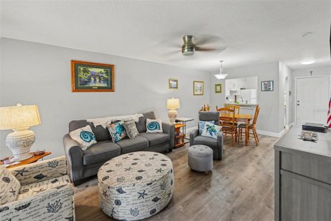 Casa en venta en Clearwater, Florida, 2 dormitorios, 82.31 m2 № 2384479 - foto 3