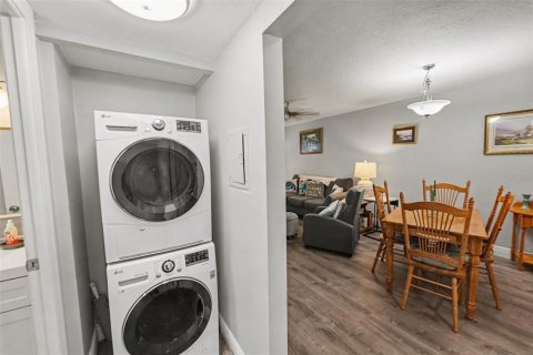 Casa en venta en Clearwater, Florida, 2 dormitorios, 82.31 m2 № 2384479 - foto 19