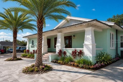 Commercial property in Tampa, Florida 476.5 sq.m. № 2103556