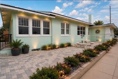 Commercial property in Tampa, Florida 476.5 sq.m. № 2103556 - photo 12