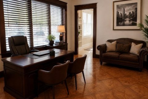 Immobilier commercial à louer à Tampa, Floride: 476.5 m2 № 2103556 - photo 8