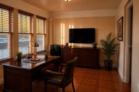 Immobilier commercial à louer à Tampa, Floride: 476.5 m2 № 2103556 - photo 5