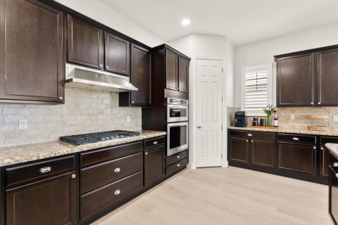 House in Wellington, Florida 4 bedrooms, 228.45 sq.m. № 2176400 - photo 8