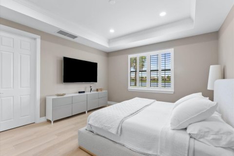 House in Wellington, Florida 4 bedrooms, 228.45 sq.m. № 2176400 - photo 12