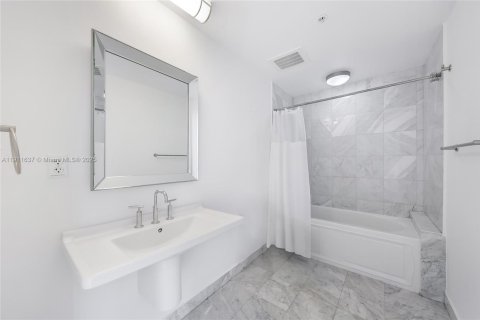 Copropriété à louer à Miami Beach, Floride: 3 chambres, 159.05 m2 № 1967558 - photo 16
