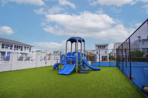 House in Key Largo, Florida 3 bedrooms, 136.57 sq.m. № 2015475 - photo 27