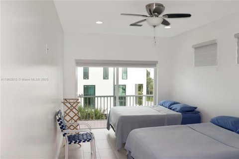 House in Key Largo, Florida 3 bedrooms, 136.57 sq.m. № 2015475 - photo 8