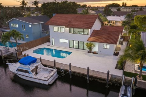 Купить виллу или дом в Помпано-Бич, Флорида 4 спальни, 263.66м2, № 2006403 - фото 17