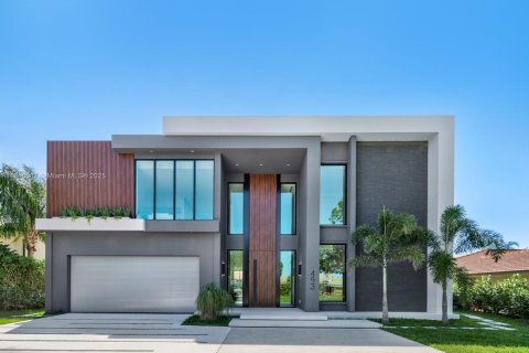 Casa en venta en Hallandale Beach, Florida, 6 dormitorios, 650.04 m2 № 1882247 - foto 6