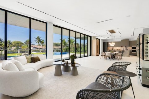 Casa en venta en Hallandale Beach, Florida, 6 dormitorios, 650.04 m2 № 1882247 - foto 13
