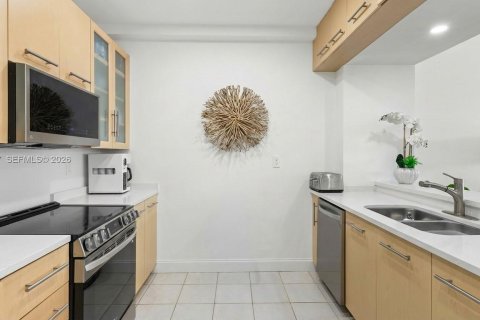 Condominio en venta en Key Biscayne, Florida, 1 dormitorio, 102.47 m2 № 2030614 - foto 8