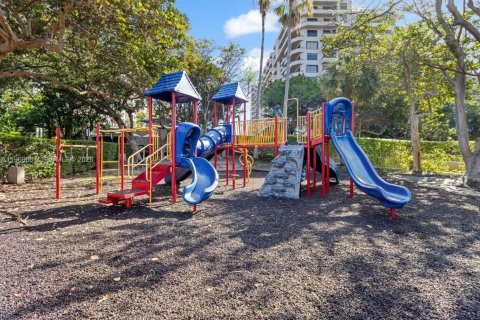 Condominio en venta en Key Biscayne, Florida, 1 dormitorio, 102.47 m2 № 2030614 - foto 15