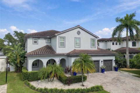 Casa en Tampa, Florida 5 dormitorios, 338.72 m2 № 2384035