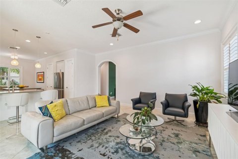 Casa en venta en Tampa, Florida, 5 dormitorios, 338.72 m2 № 2384035 - foto 21