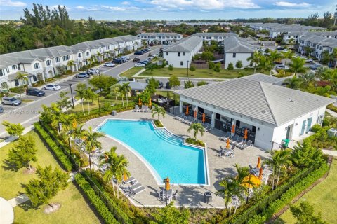 Купить таунхаус в Хомстед, Флорида 3 спальни, 137.77м2, № 1971654 - фото 17