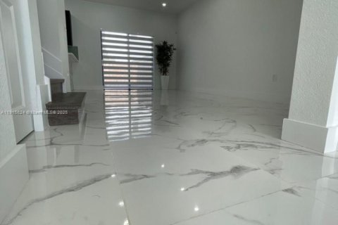 Купить таунхаус в Хомстед, Флорида 3 спальни, 137.77м2, № 1971654 - фото 5