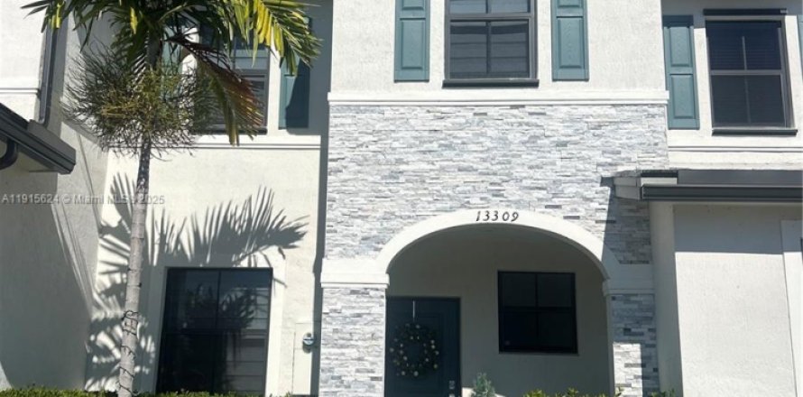 Таунхаус в Хомстед, Флорида 3 спальни, 137.77м2 № 1971654