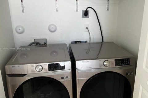 Купить таунхаус в Хомстед, Флорида 3 спальни, 137.77м2, № 1971654 - фото 11