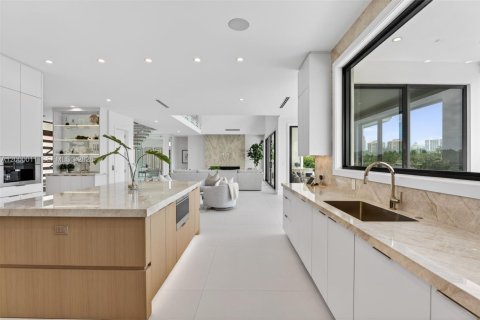 Купить виллу или дом в Форт-Лодердейл, Флорида 6 спален, 463.68м2, № 2066152 - фото 22