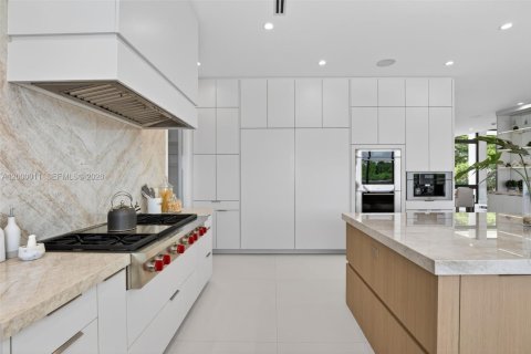 Купить виллу или дом в Форт-Лодердейл, Флорида 6 спален, 463.68м2, № 2066152 - фото 23