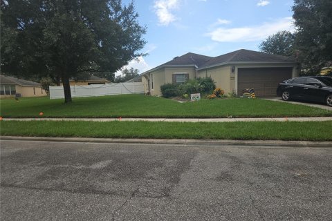 Villa ou maison à Brooksville, Floride 3 chambres, 117.06 m2 № 2412578