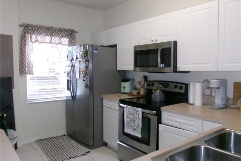 Townhouse in Tampa, Florida 2 bedrooms, 116.31 sq.m. № 1886995 - photo 2