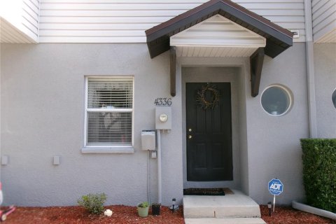Townhouse in Tampa, Florida 2 bedrooms, 116.31 sq.m. № 1886995 - photo 1