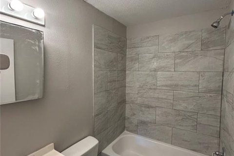 Apartment in Winter Haven, Florida 2 bedrooms, 88.26 sq.m. № 2196134 - photo 6