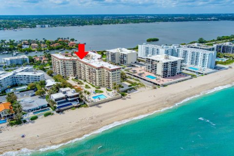 Copropriété à louer à Palm Beach, Floride: 2 chambres, 129.6 m2 № 1091645 - photo 1