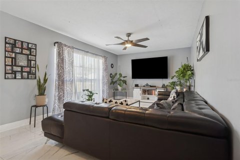 Casa en venta en Brandon, Florida, 3 dormitorios, 133.41 m2 № 2115451 - foto 5