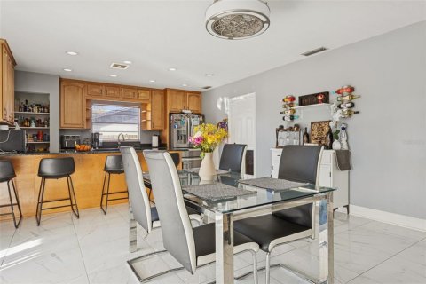 Casa en venta en Brandon, Florida, 3 dormitorios, 133.41 m2 № 2115451 - foto 7