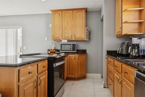 Casa en venta en Brandon, Florida, 3 dormitorios, 133.41 m2 № 2115451 - foto 13